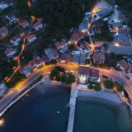 アパート Ikarka イカ